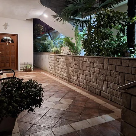 Villa Suzy-Apartments Suzana Lovran Exterior photo